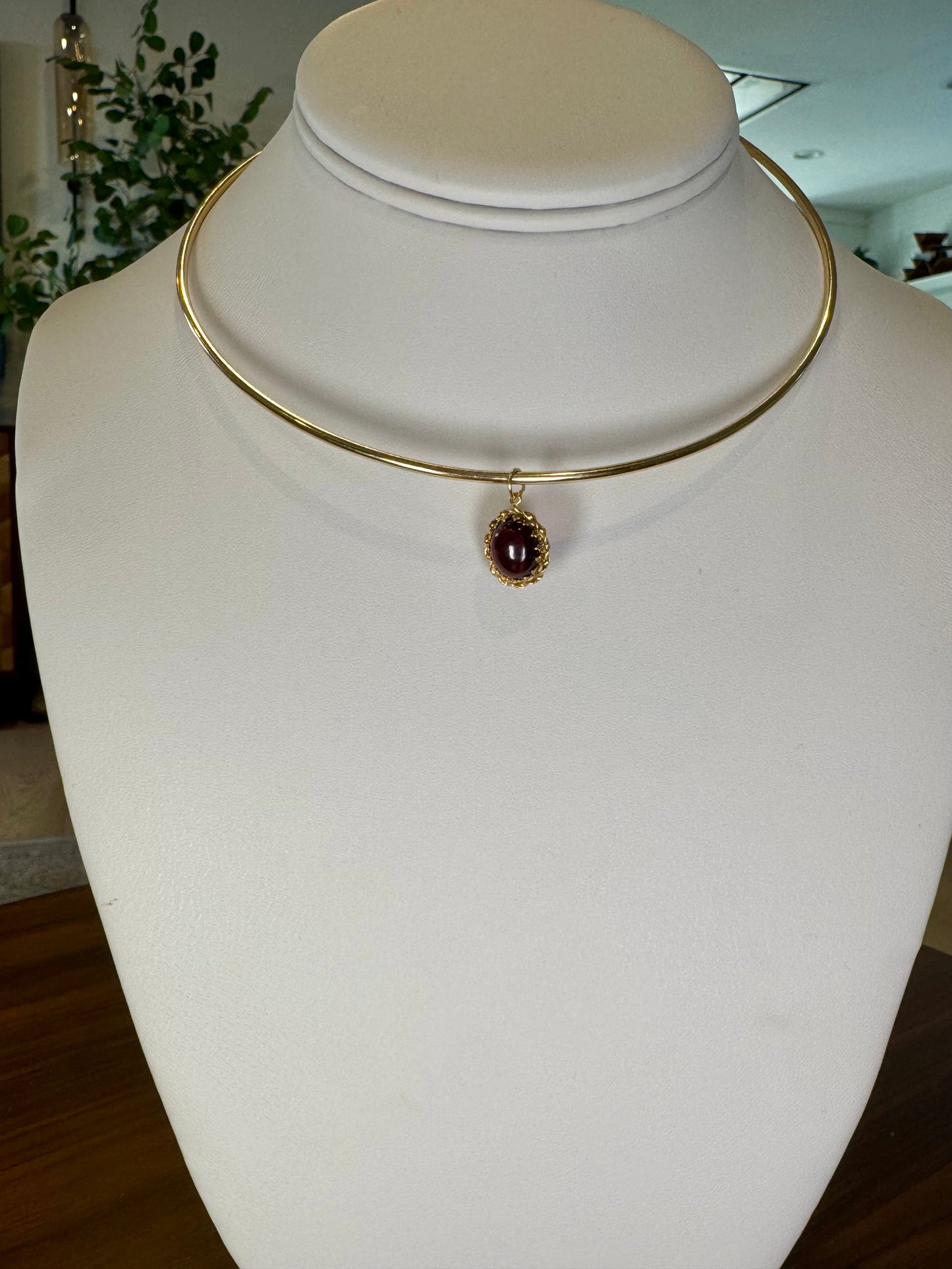 14K Garnet Cabachon Pendant